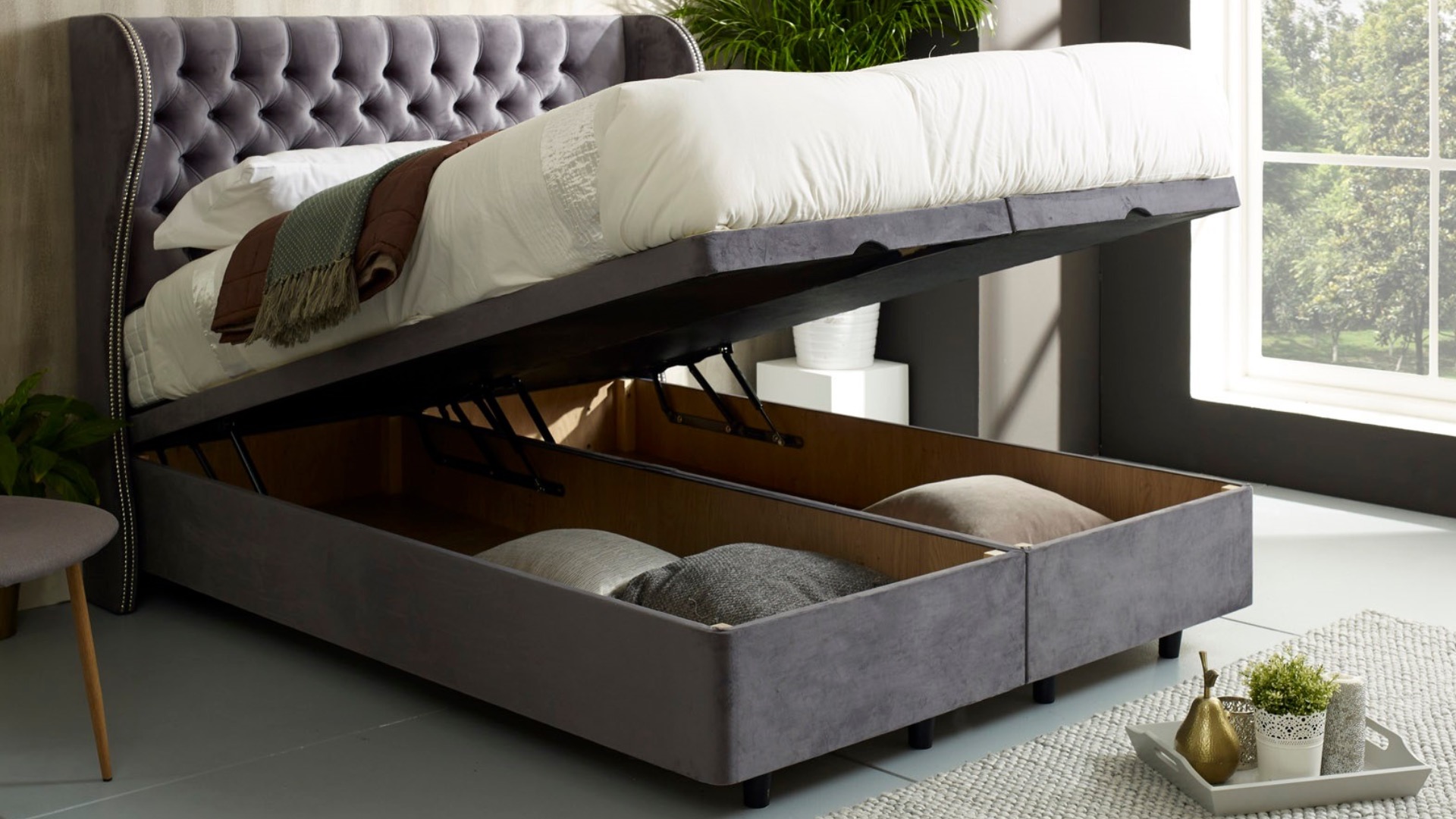 Staffordshire with a storage Base